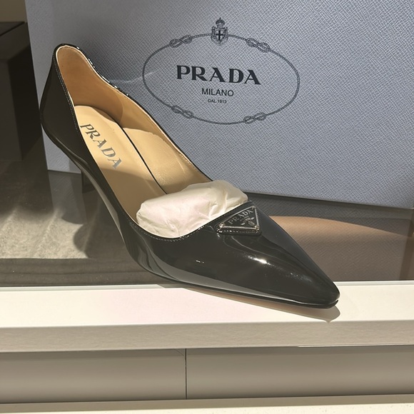 PRADA- BLACK PLAQUE HEELS - Picture 4 of 5